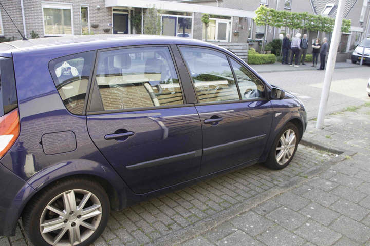 Zeven auto's in Aletta Jacobsstraat bekrast (FOTO's)