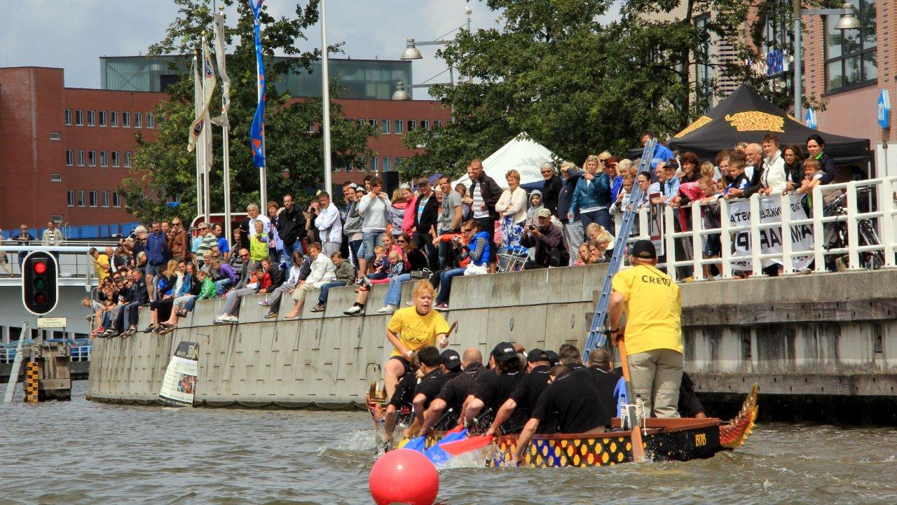 Wethouder Van de Ven opent beeldenroute Vroonermeer (FOTO)